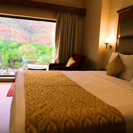 Raj Park- Hill View Otel Tirupati Dış mekan fotoğraf