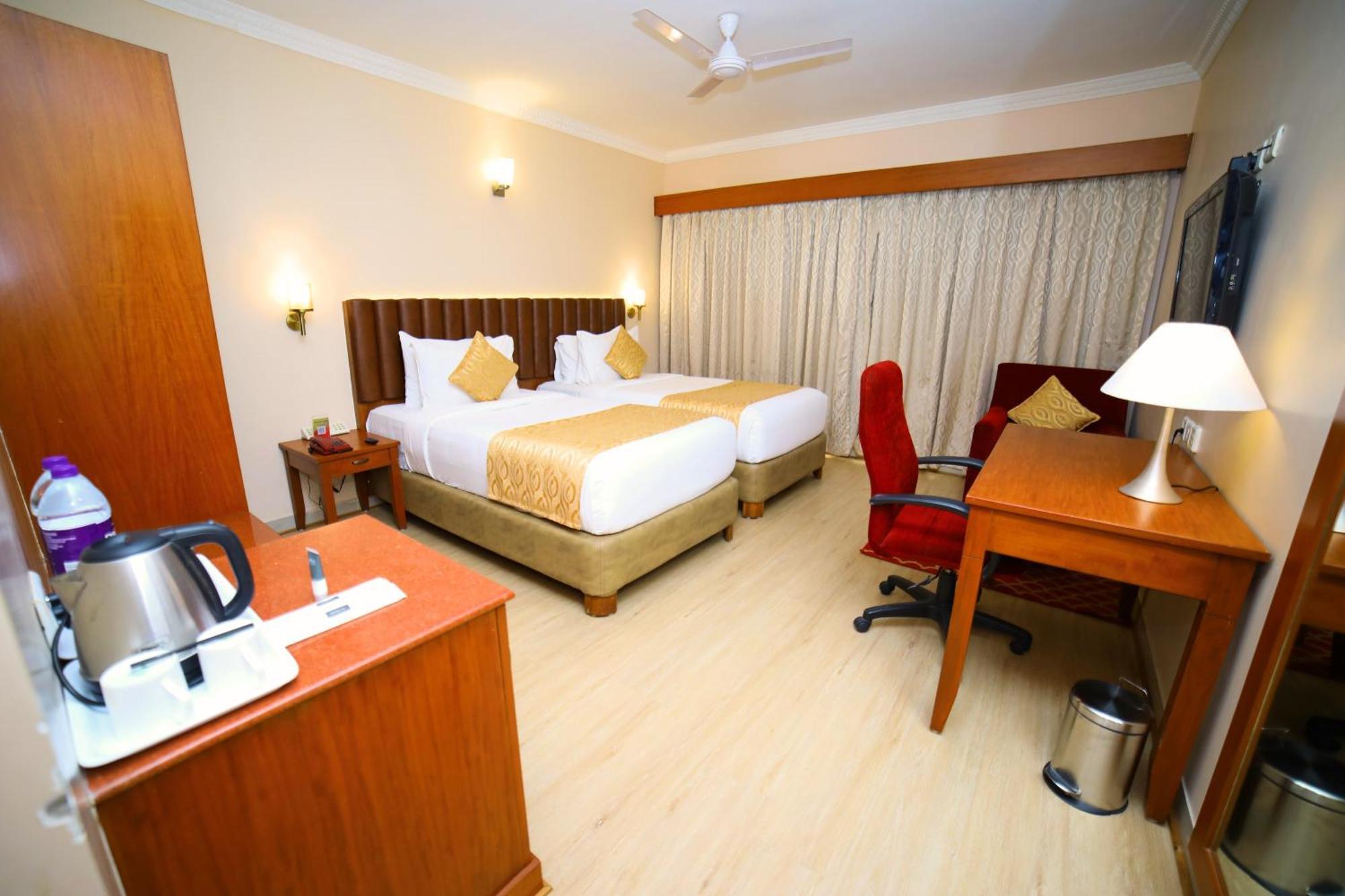 Raj Park- Hill View Otel Tirupati Dış mekan fotoğraf
