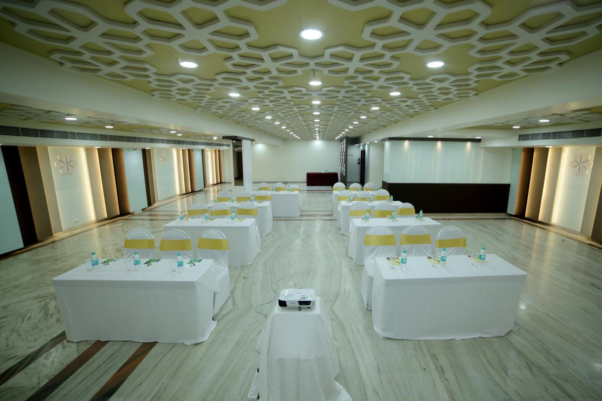 Raj Park- Hill View Otel Tirupati Dış mekan fotoğraf
