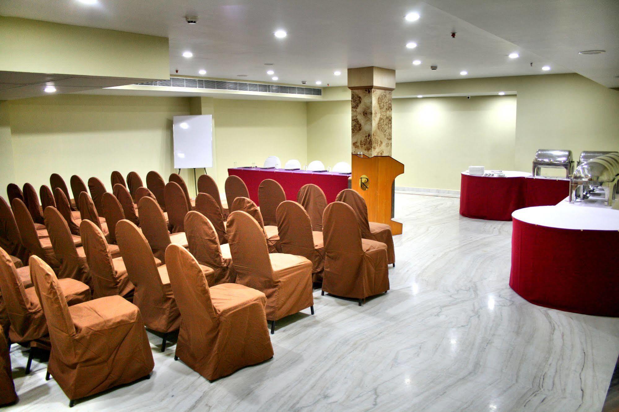 Raj Park- Hill View Otel Tirupati Dış mekan fotoğraf