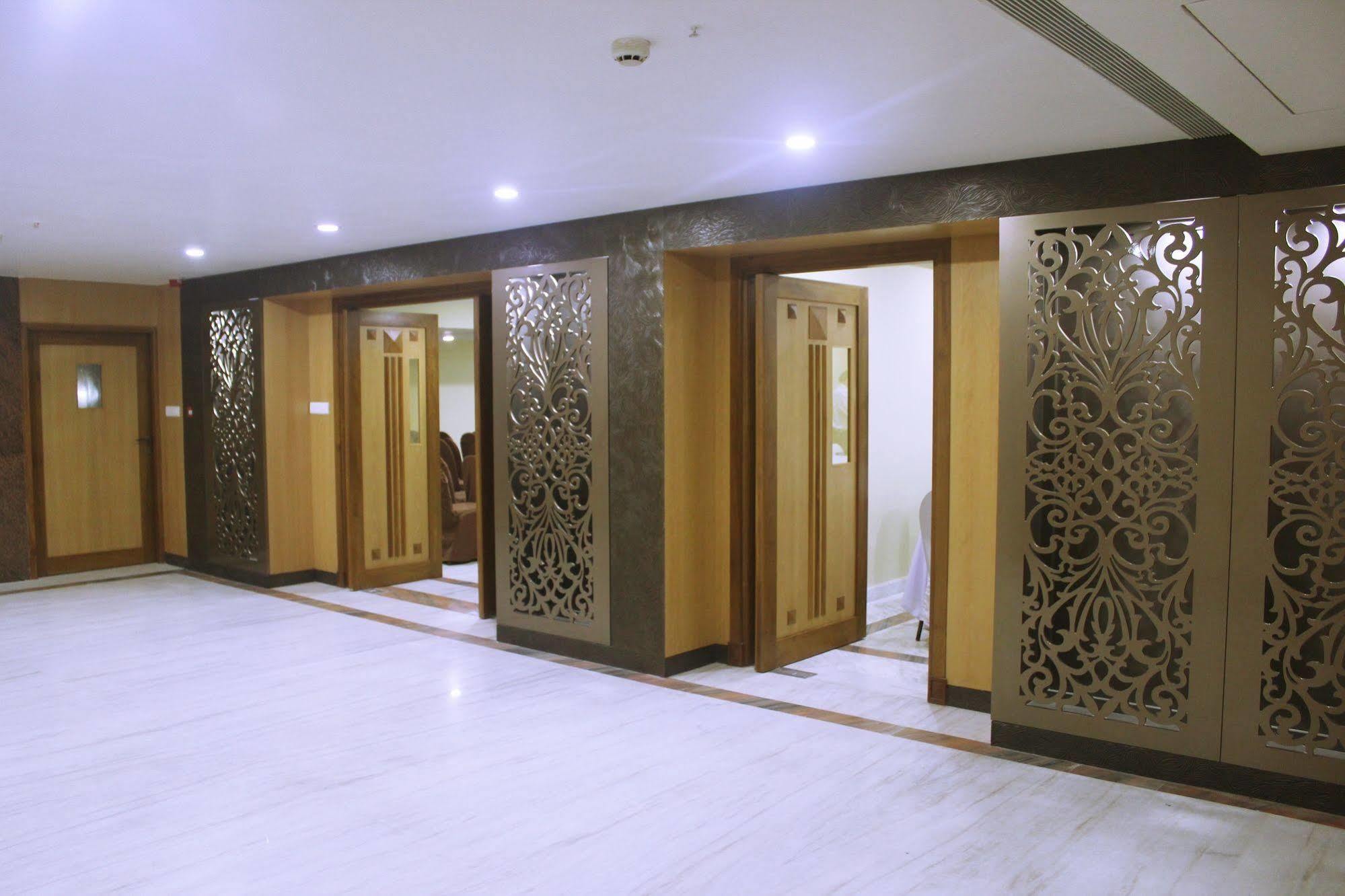Raj Park- Hill View Otel Tirupati Dış mekan fotoğraf