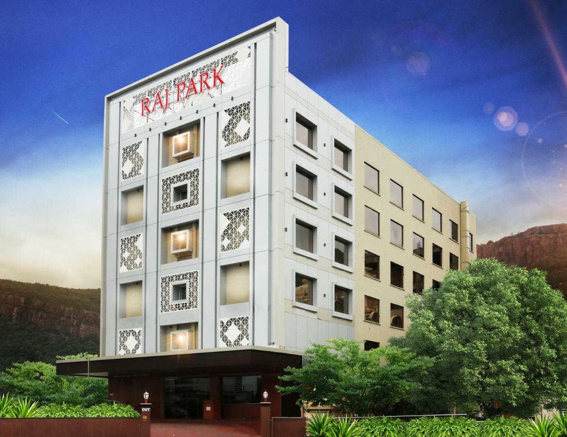 Raj Park- Hill View Otel Tirupati Dış mekan fotoğraf